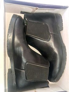 Classic Black chelsea Leather Boots