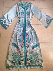 arabic long embroidery dress ☄️🪞🛸🧁🥂