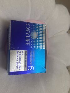 OxyLife Creme Bleach & VLCC pearl Facial Kit
