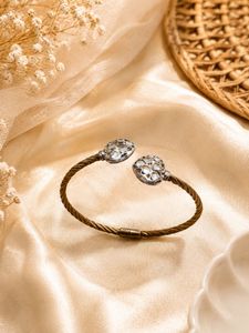 Elegant Bracelet with Gemstone Detailing