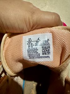 Jordan 1 Mid ‘Apricot’ (W) – Size EU 40 / UK 6