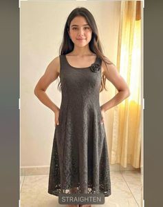 Elegant Lace Sleeveless Dress