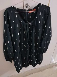 Chic Black Printed Top
