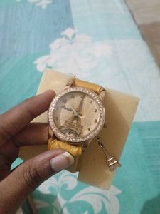 paris watch with box it's new