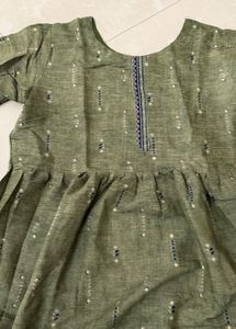 short kurti Green Kurta with Ethnic Print
