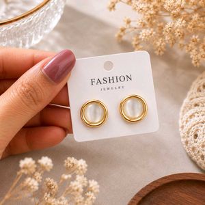 Elegant Gold Tone Cat Eye Stud Earrings
