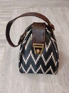 box handbag