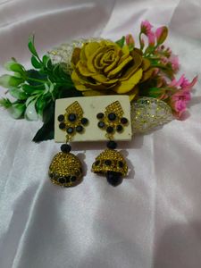 Black And Golden Stone Jhumke