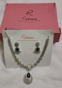 price drop 💥Rubans Necklace and Earring Set