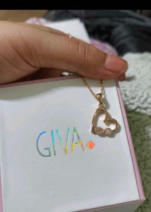Anushka Sharma Heart Infinity Necklace