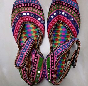 Embroidered Bohemian Style Shoes - New - 39/ UK