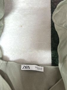 UNIQUE ZARA V-Neck Ribbed Top with Puff Sleeves