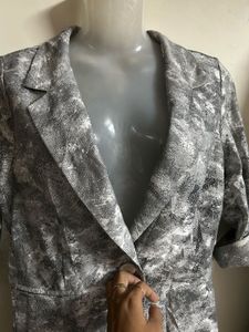 Stylish Grey Patterned Blazer