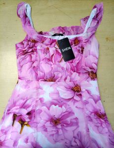 Pink Floral Midi Dress! 🌸✨
