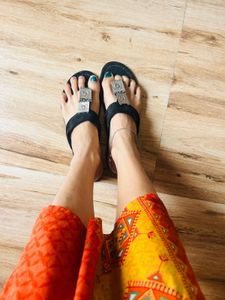 Black Toe Ring Sandals-(UK 8 / EU 42)