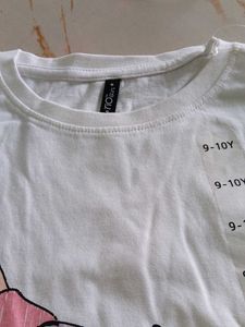9-10 year Girls White T-Shirt with Fun Graphic