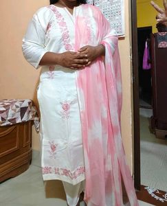 Elegant White &amp; Pink Kurta Set