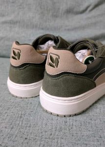 Limited Edition Size 8
