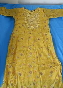 Floral Embroidered Kurta