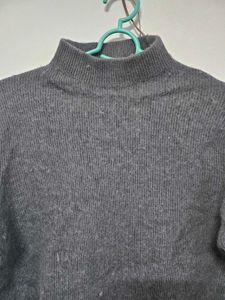 Striped Hem Gray Turtleneck