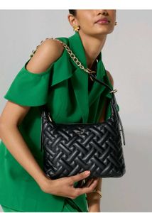black shoulder bag