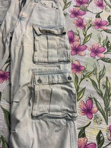 Baggy Light Wash Cargo Jeans