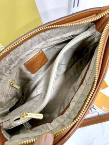 MICHAEL KORS* *JET SET MEDIUM SIGNATURE LOGO WD bo