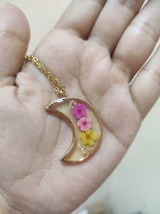 flower pendants with a chain