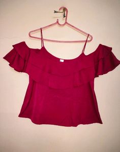 🎉Price Drop🎉 SSS Off Shoulder Top