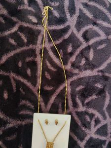 Beautiful Pendant Set With Earrings