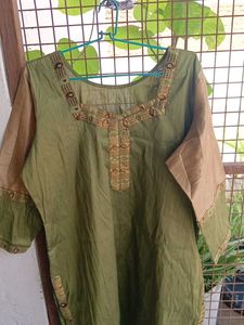 Green Embroidered Kurta