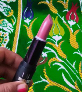 Million Colors Kiss Proof Lipstick compact Foundat