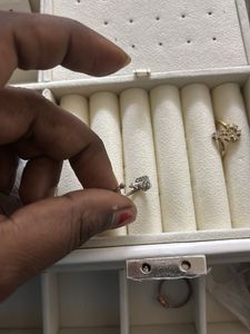 Sparkling Leaf Design Ring