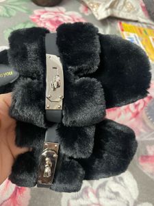Light Weight Puffy Footwear