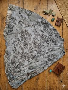 ethnic skirt with free white lace top