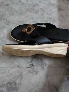 Stylish Black soft Sandals mediums heel