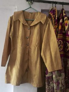 chic golden top