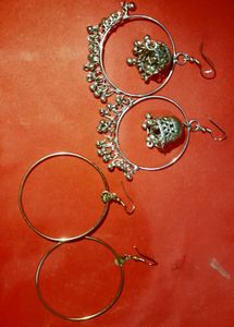 2 Pairs Of Earrings