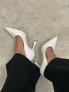 Chic White Patent Heels with Leopard Lining