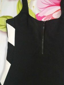 (1100)Black &amp; White One-Piece Swimsuit