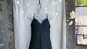 222510. Black Lace Slip Dress