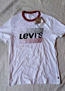 Levi's White Graphic T-Shirt
