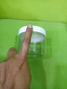 Small Plastic Container (Pet)