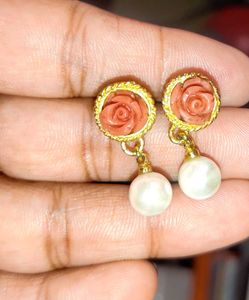 Pati's Rose Pearl Earrings