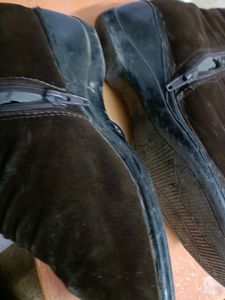 Brown Gum Boots In 5:5 Size For Women