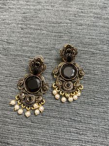 Black Stone &amp; Pearl Dangle Earrings