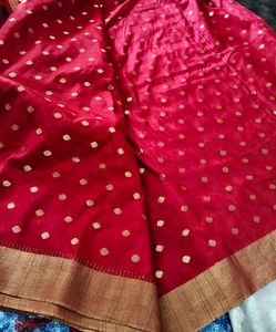 Elegant Red Saree with Gold Motifs