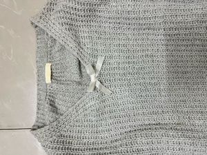 white bow sweater