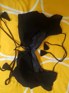 black saree with blouse