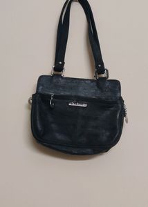 Black Handbag(Heavily Discounted)